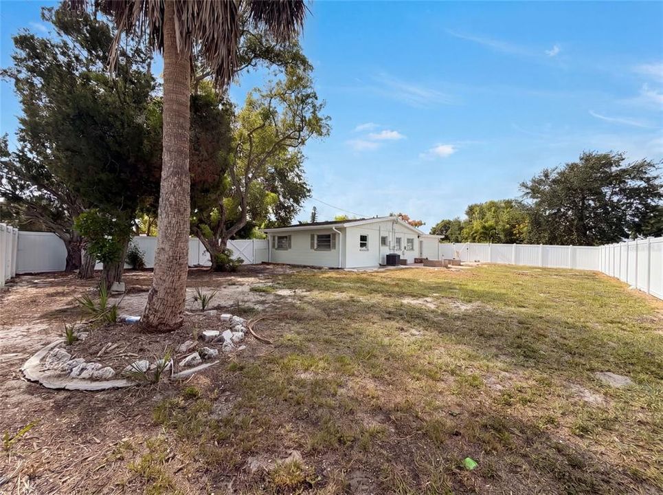 For Sale: $289,000 (3 beds, 1 baths, 1066 Square Feet)
