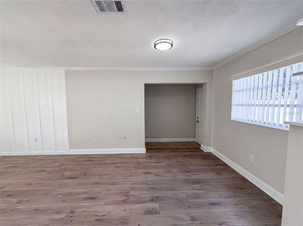 For Sale: $289,000 (3 beds, 1 baths, 1066 Square Feet)