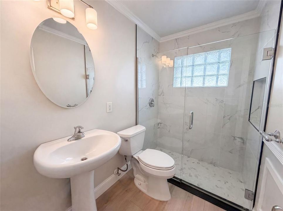 For Sale: $289,000 (3 beds, 1 baths, 1066 Square Feet)