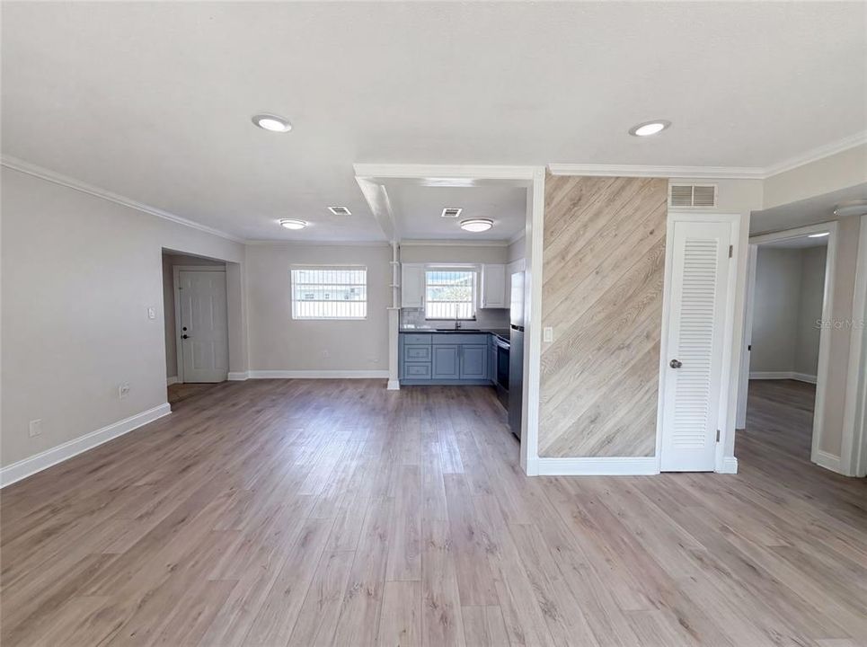 For Sale: $289,000 (3 beds, 1 baths, 1066 Square Feet)
