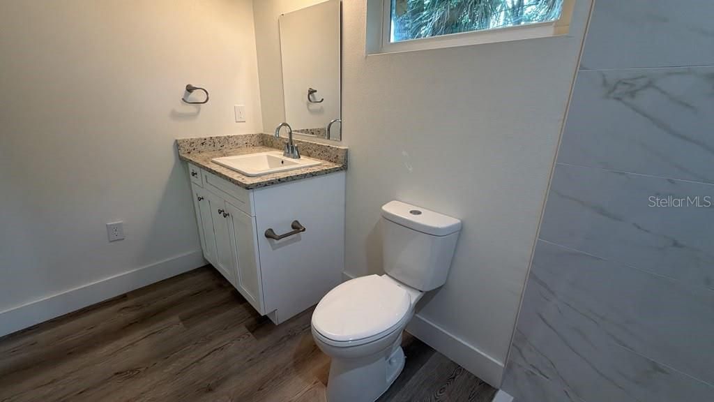 En Venta: $299,900 (3 camas, 2 baños, 1376 Pies cuadrados)