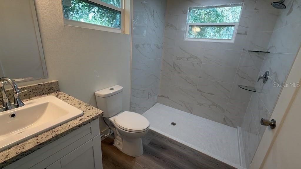 En Venta: $299,900 (3 camas, 2 baños, 1376 Pies cuadrados)