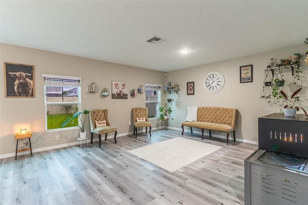 For Sale: $394,900 (5 beds, 3 baths, 2885 Square Feet)