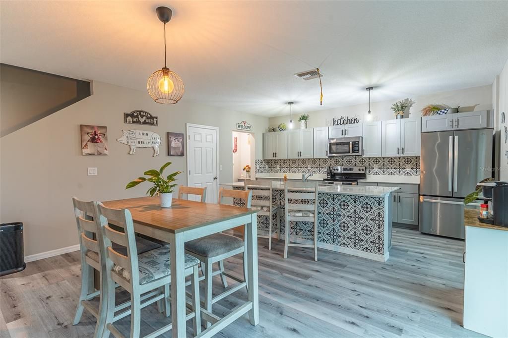 For Sale: $394,900 (5 beds, 3 baths, 2885 Square Feet)