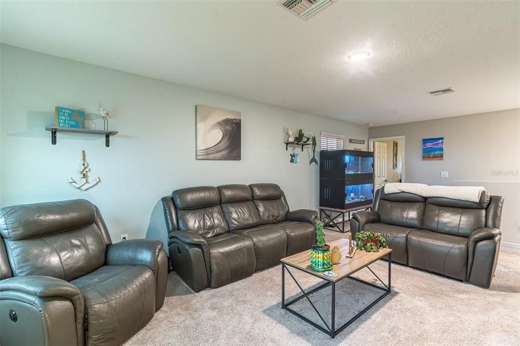 For Sale: $394,900 (5 beds, 3 baths, 2885 Square Feet)