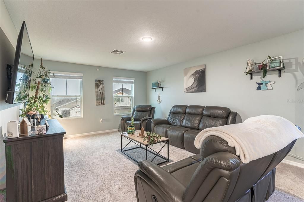 For Sale: $394,900 (5 beds, 3 baths, 2885 Square Feet)