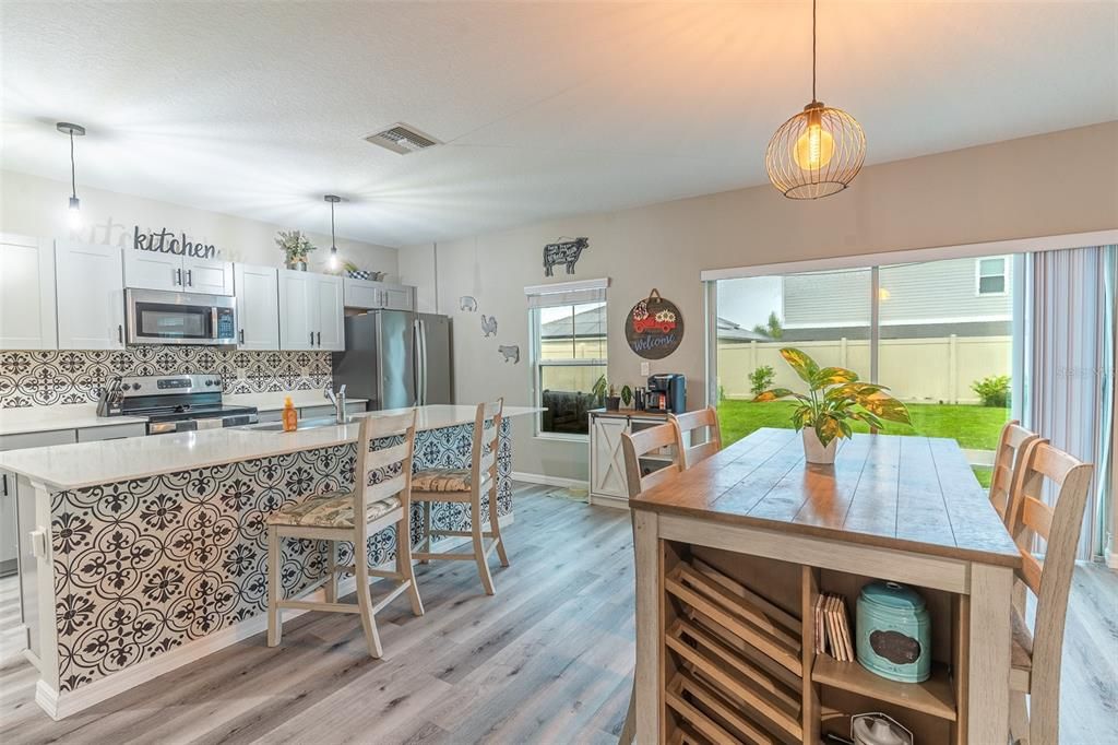 For Sale: $394,900 (5 beds, 3 baths, 2885 Square Feet)