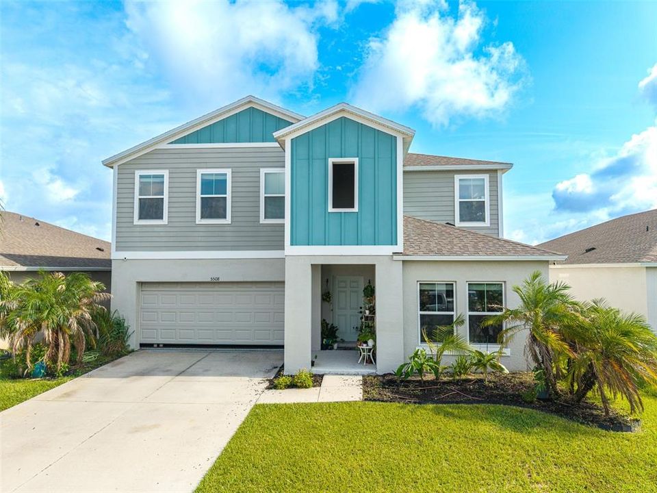 For Sale: $394,900 (5 beds, 3 baths, 2885 Square Feet)