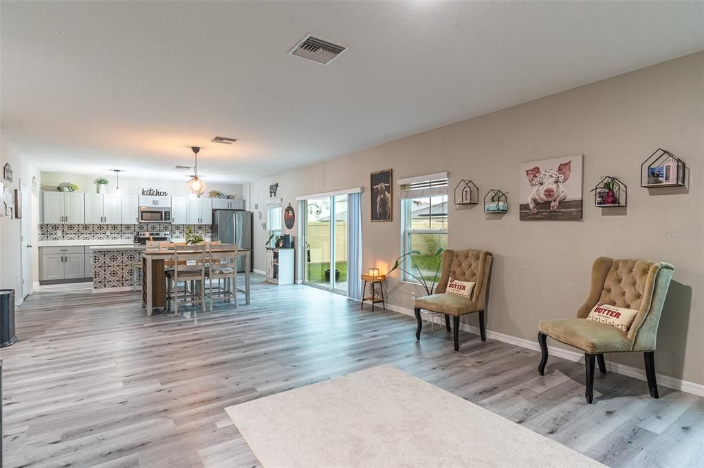 For Sale: $394,900 (5 beds, 3 baths, 2885 Square Feet)