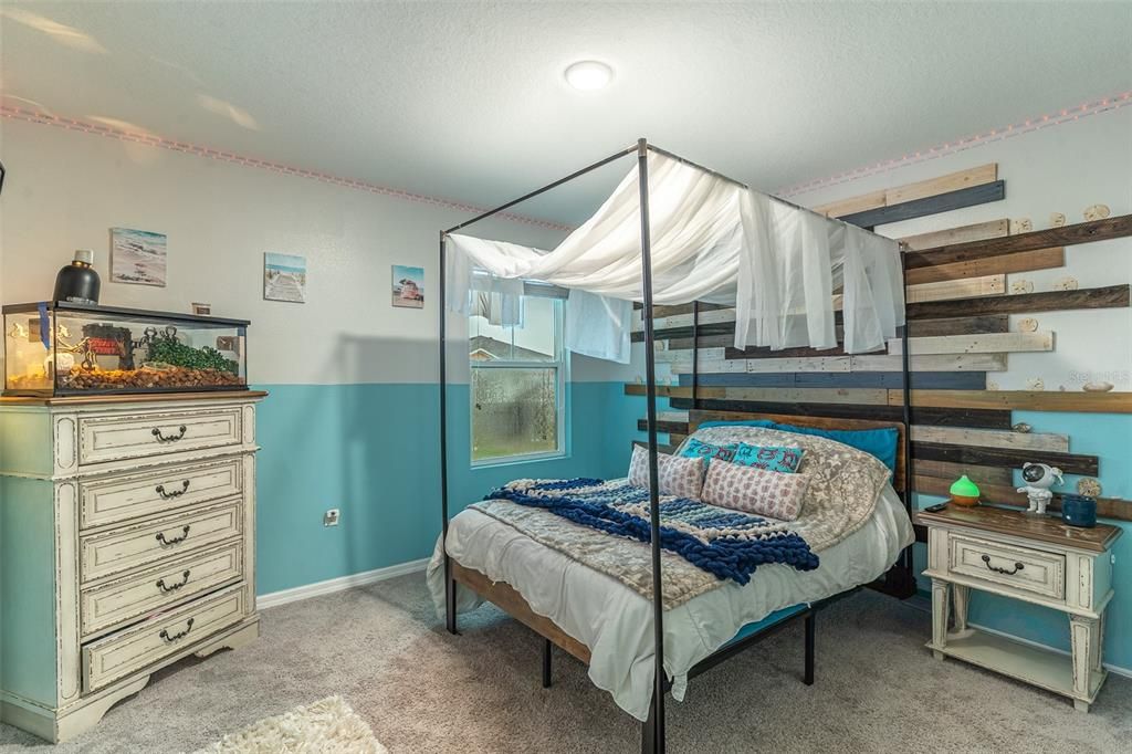 For Sale: $394,900 (5 beds, 3 baths, 2885 Square Feet)