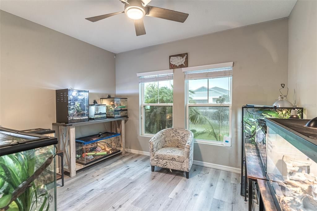 For Sale: $394,900 (5 beds, 3 baths, 2885 Square Feet)