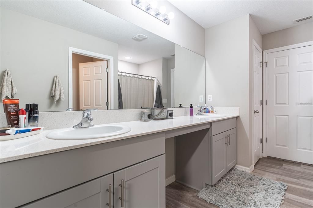 For Sale: $394,900 (5 beds, 3 baths, 2885 Square Feet)