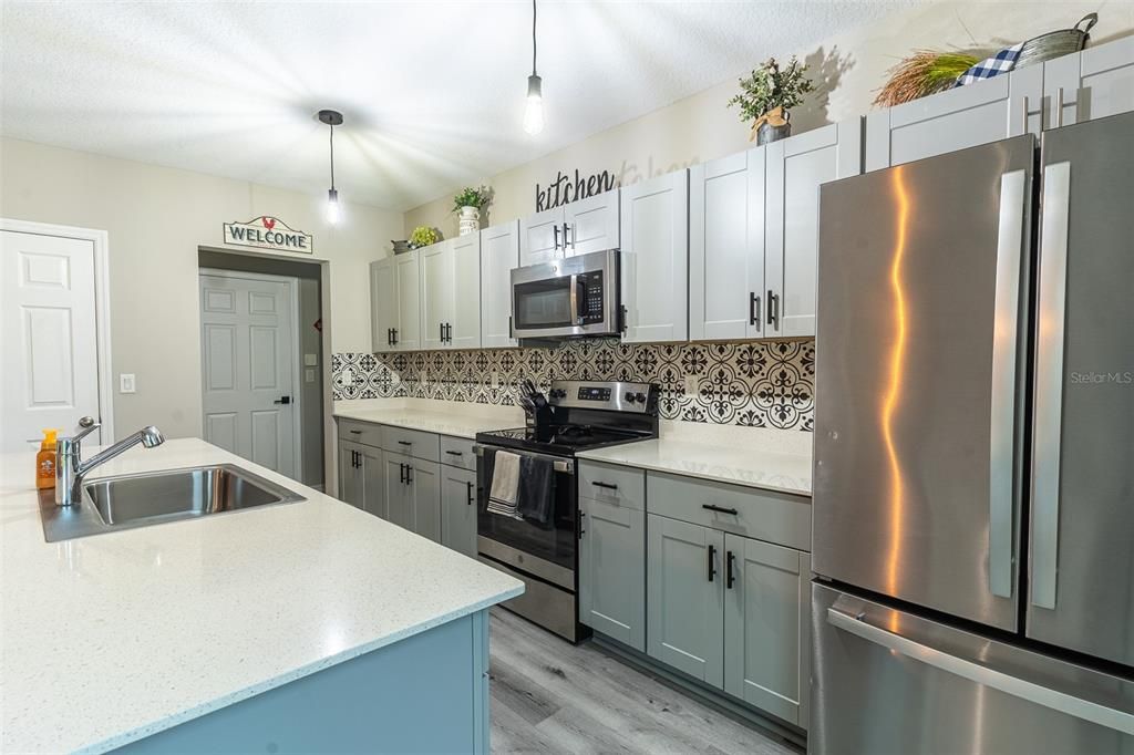 For Sale: $394,900 (5 beds, 3 baths, 2885 Square Feet)