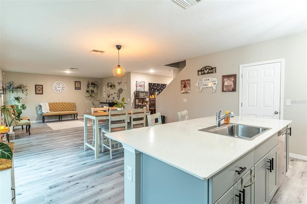For Sale: $394,900 (5 beds, 3 baths, 2885 Square Feet)
