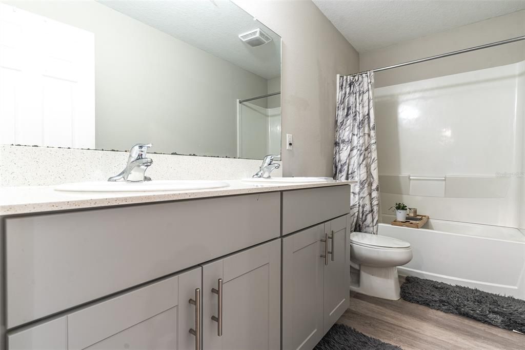 For Sale: $394,900 (5 beds, 3 baths, 2885 Square Feet)