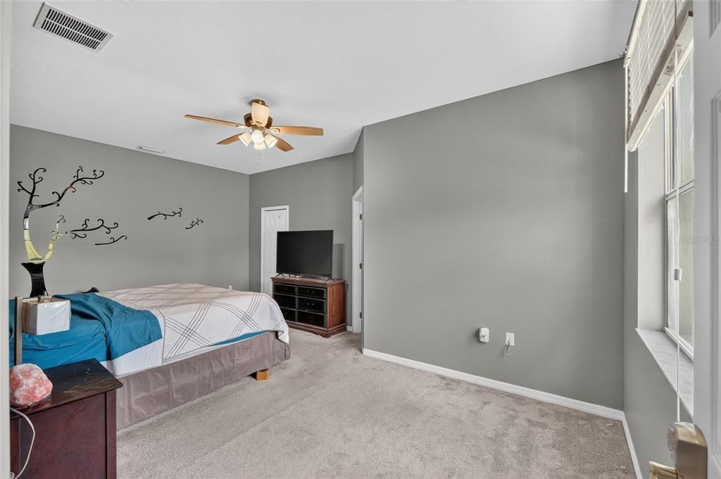 En Venta: $309,900 (3 camas, 2 baños, 2040 Pies cuadrados)