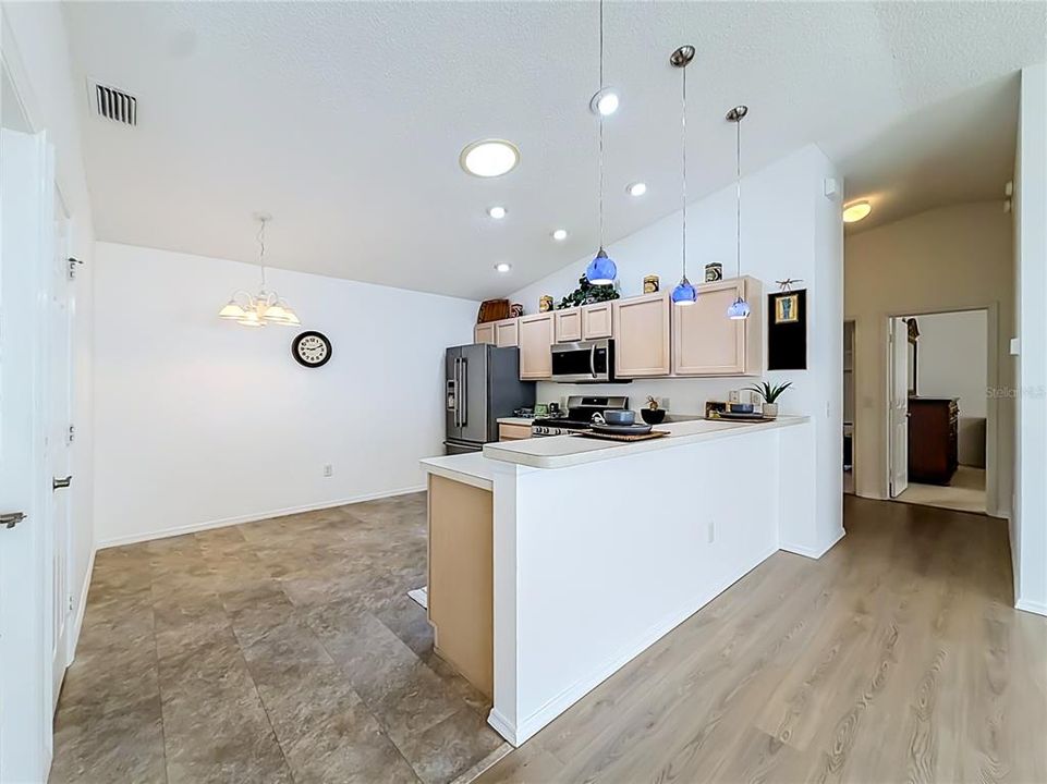 En Venta: $275,000 (2 camas, 2 baños, 1156 Pies cuadrados)