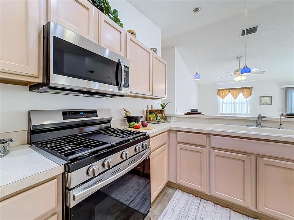En Venta: $275,000 (2 camas, 2 baños, 1156 Pies cuadrados)