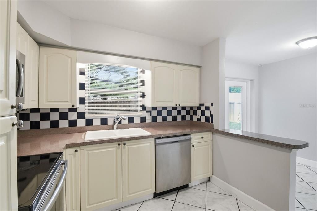 En Venta: $299,900 (3 camas, 1 baños, 1125 Pies cuadrados)
