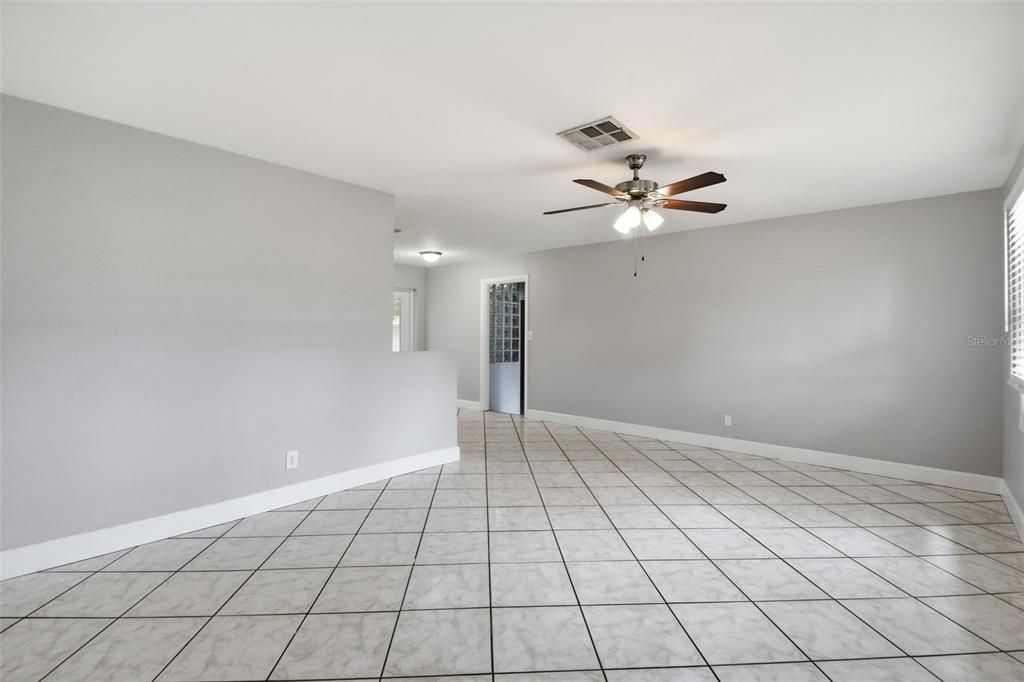 En Venta: $299,900 (3 camas, 1 baños, 1125 Pies cuadrados)