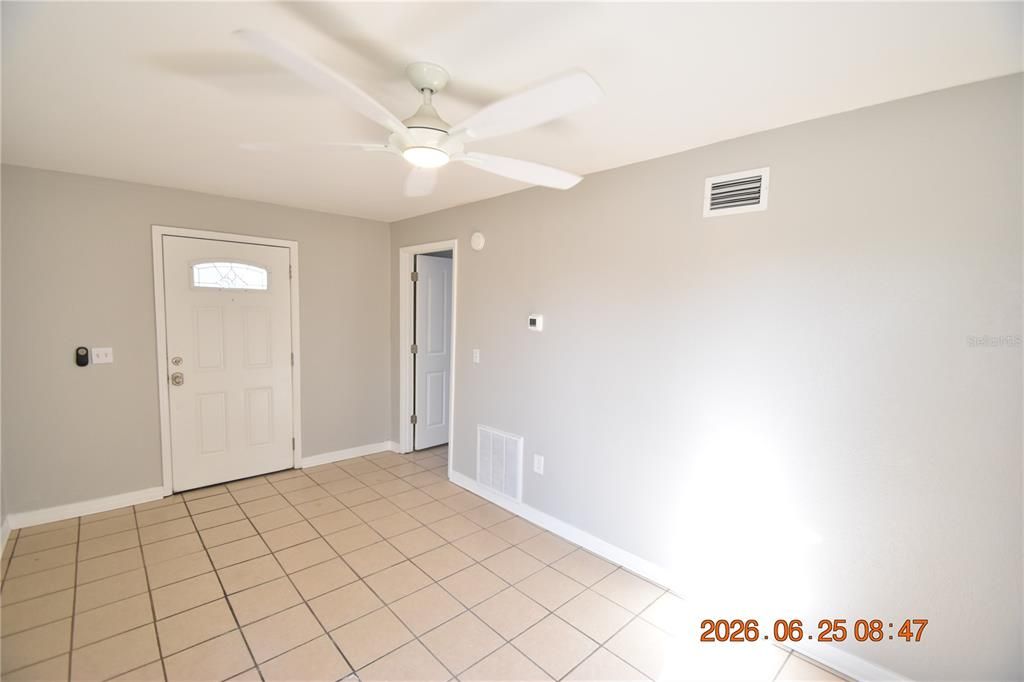For Rent: $1,425 (2 beds, 1 baths, 640 Square Feet)