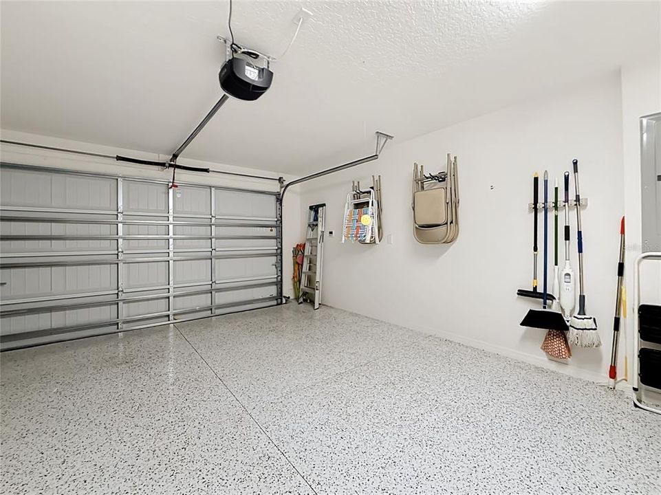 На продажу: $325,000 (2 спален, 2 ванн, 1256 Квадратных фут)