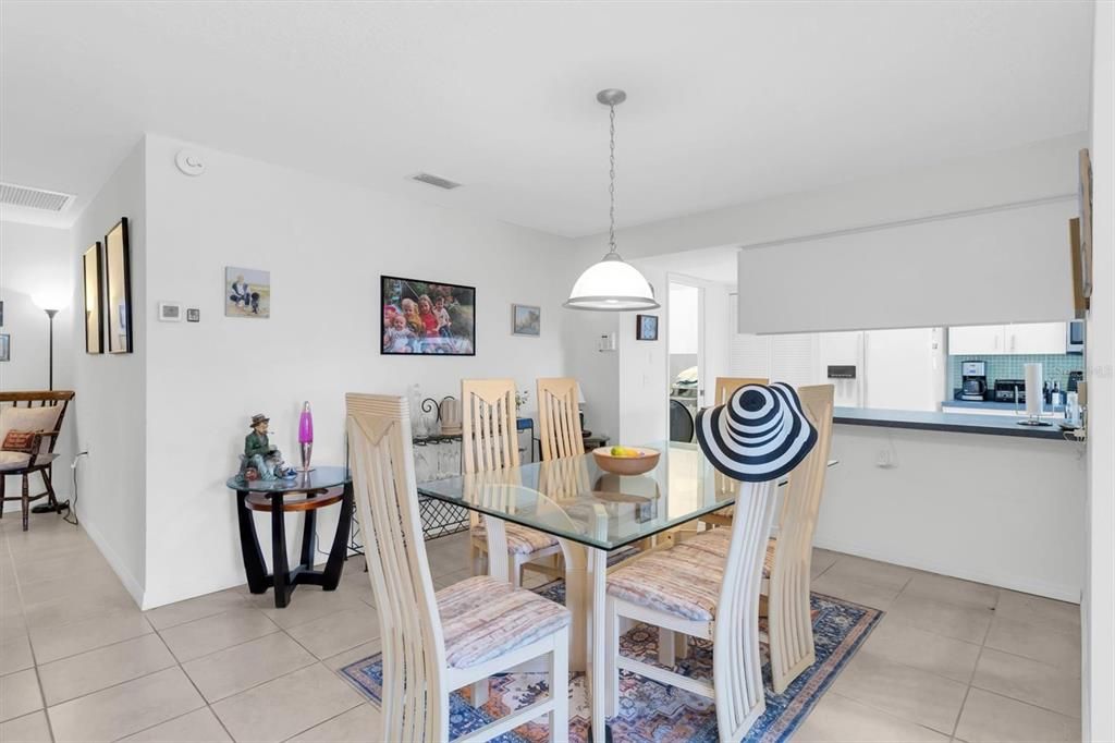 For Sale: $244,900 (2 beds, 2 baths, 1728 Square Feet)