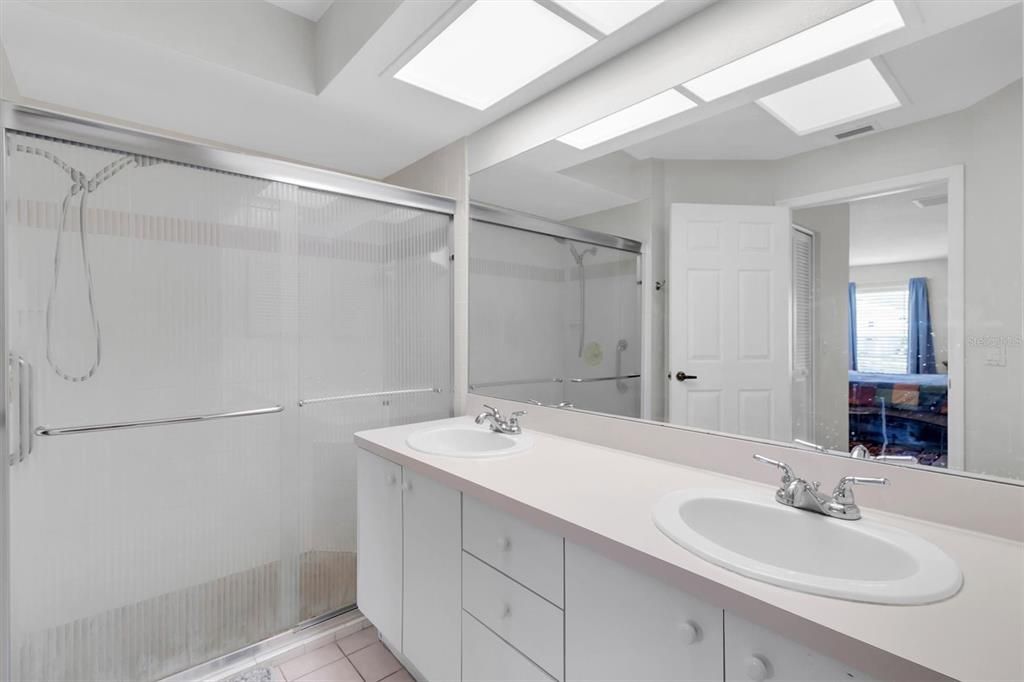 For Sale: $244,900 (2 beds, 2 baths, 1728 Square Feet)