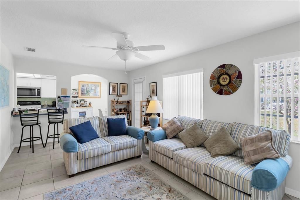 For Sale: $244,900 (2 beds, 2 baths, 1728 Square Feet)