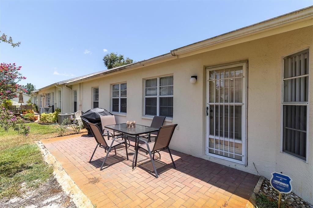 For Sale: $244,900 (2 beds, 2 baths, 1728 Square Feet)
