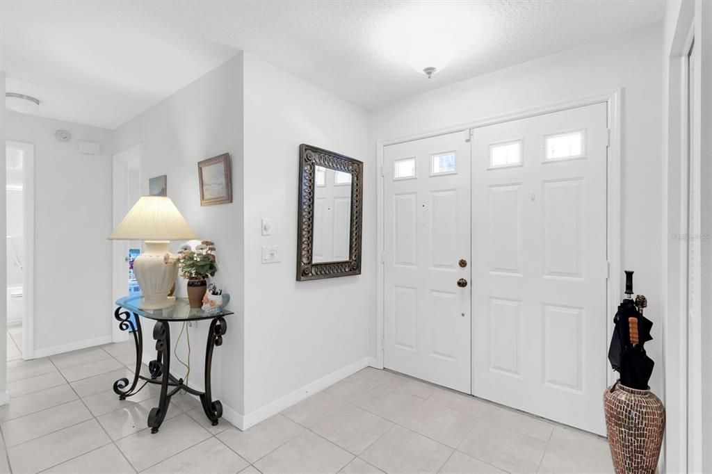 For Sale: $244,900 (2 beds, 2 baths, 1728 Square Feet)