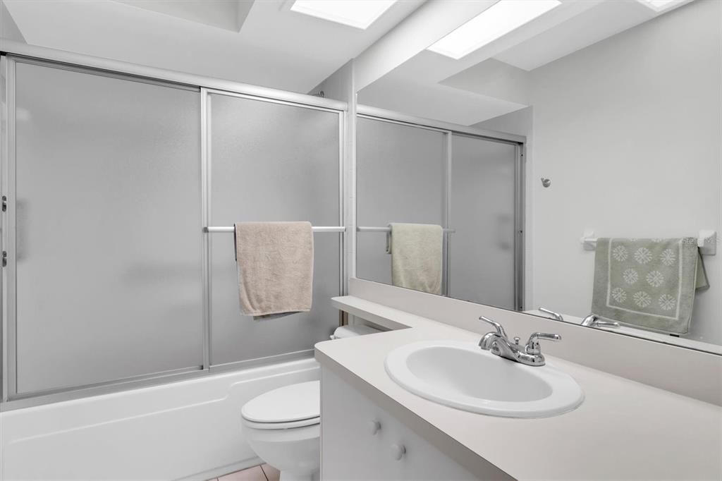 For Sale: $244,900 (2 beds, 2 baths, 1728 Square Feet)
