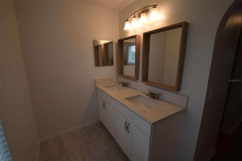 Activo con contrato: $2,795 (5 camas, 3 baños, 2652 Pies cuadrados)