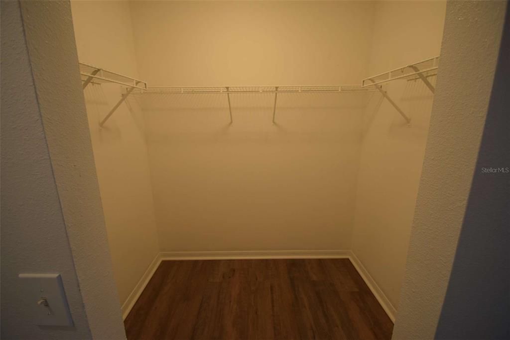 Activo con contrato: $2,795 (5 camas, 3 baños, 2652 Pies cuadrados)
