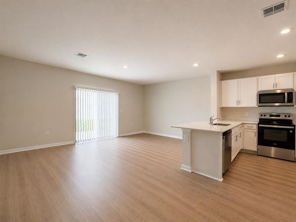 For Rent: $2,650 (3 beds, 2 baths, 1464 Square Feet)