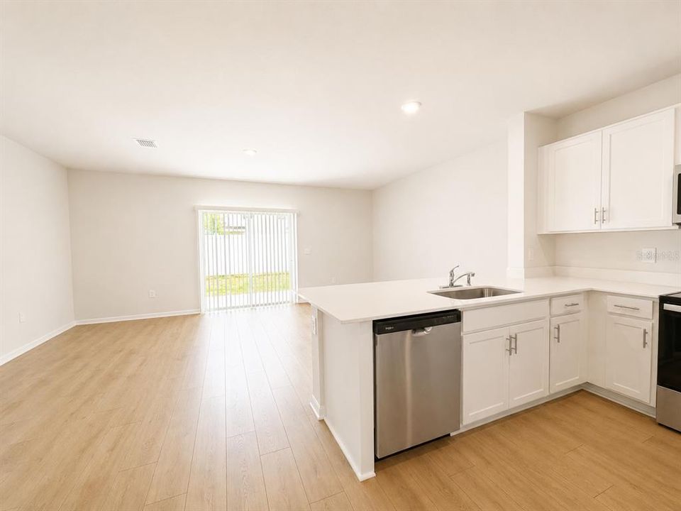 For Rent: $2,650 (3 beds, 2 baths, 1464 Square Feet)