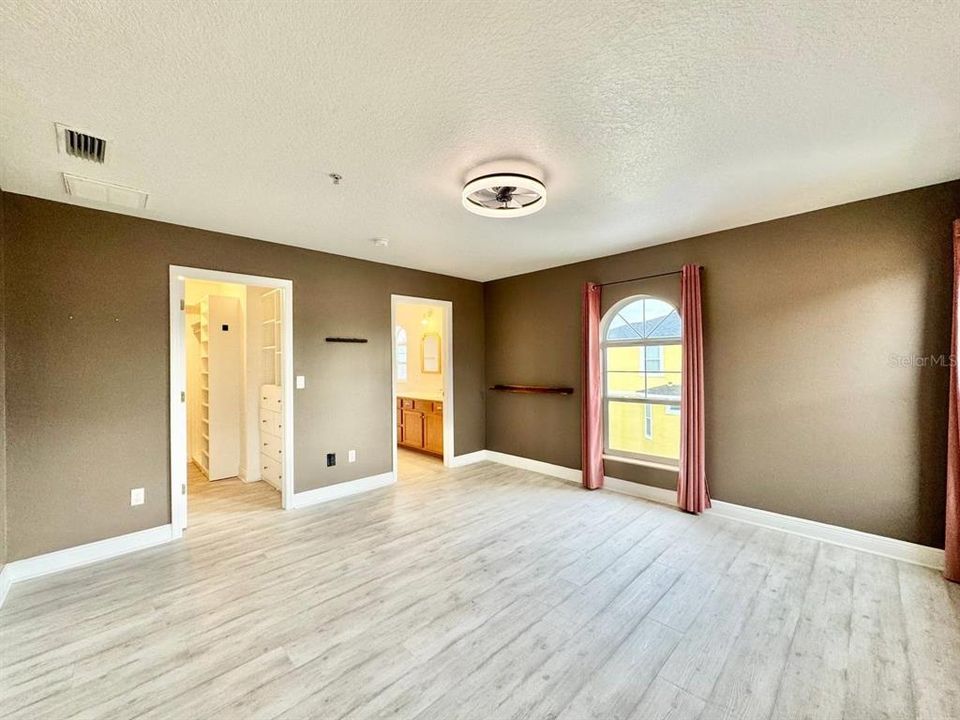 В аренду: $2,525 (3 спален, 3 ванн, 1793 Квадратных фут)