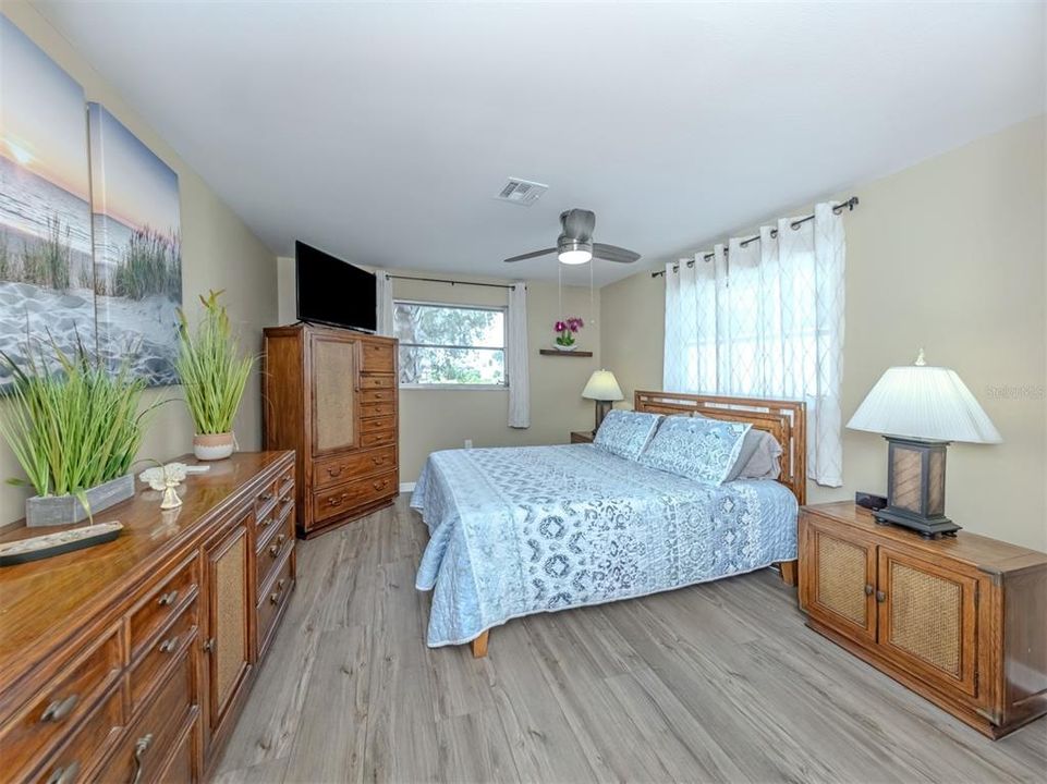 En Venta: $449,500 (3 camas, 2 baños, 1937 Pies cuadrados)