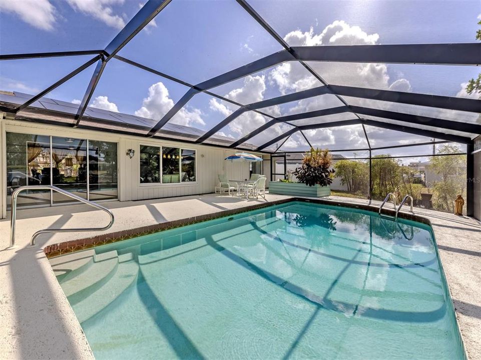 En Venta: $449,500 (3 camas, 2 baños, 1937 Pies cuadrados)
