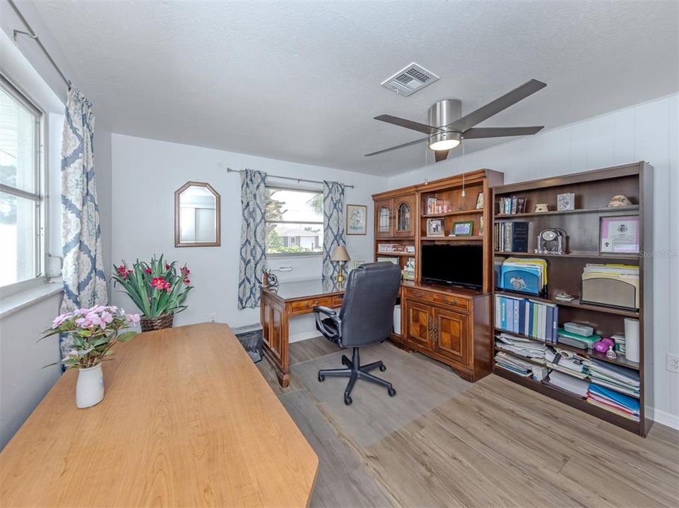 En Venta: $449,500 (3 camas, 2 baños, 1937 Pies cuadrados)
