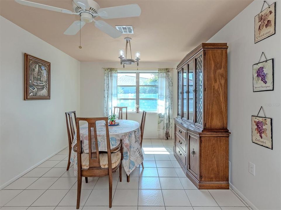 En Venta: $449,500 (3 camas, 2 baños, 1937 Pies cuadrados)