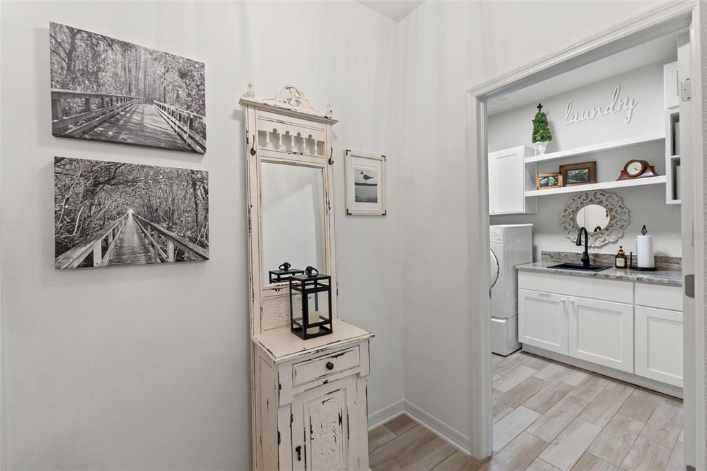 На продажу: $659,900 (3 спален, 2 ванн, 2408 Квадратных фут)