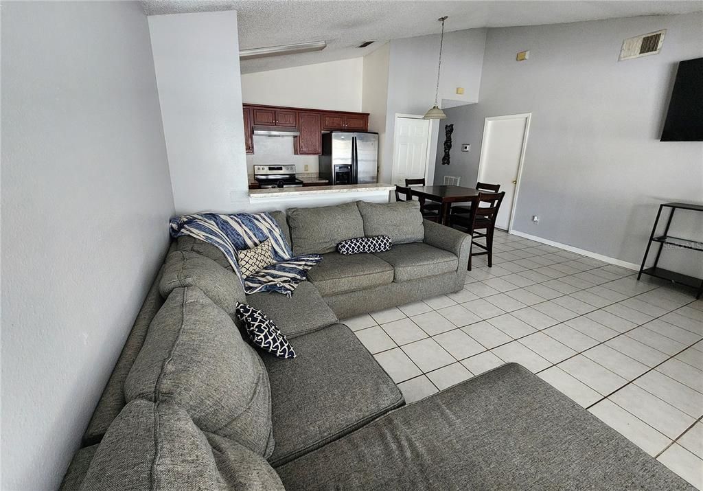 En Venta: $269,900 (3 camas, 2 baños, 1048 Pies cuadrados)