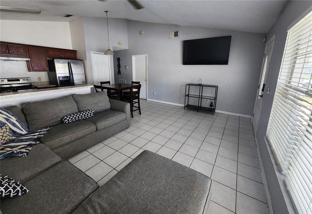 En Venta: $269,900 (3 camas, 2 baños, 1048 Pies cuadrados)