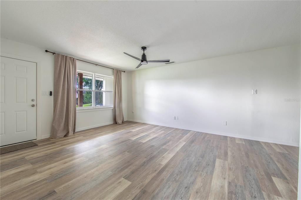En Venta: $329,900 (3 camas, 2 baños, 1197 Pies cuadrados)