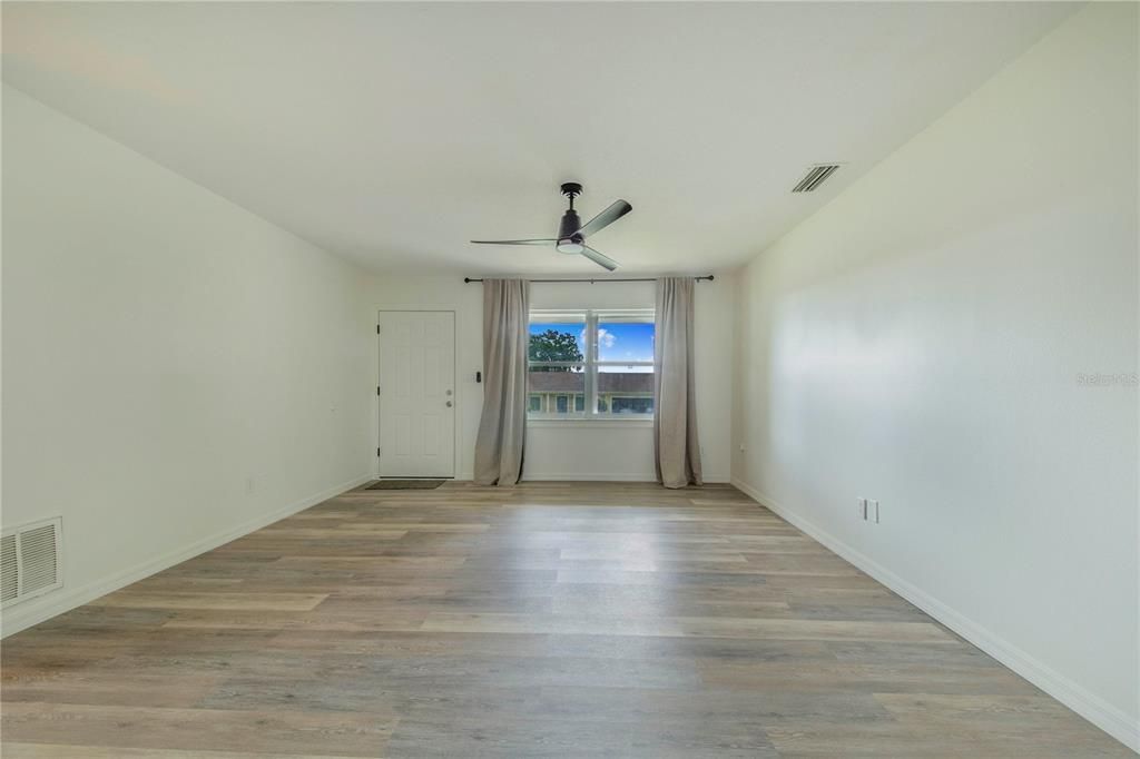 En Venta: $329,900 (3 camas, 2 baños, 1197 Pies cuadrados)