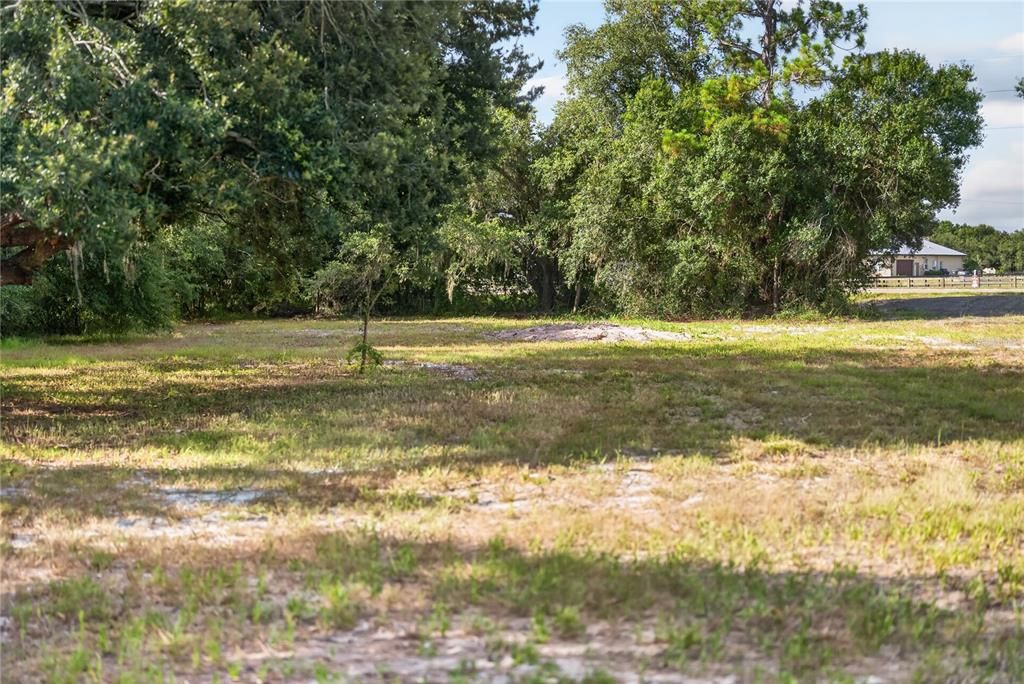 На продажу: $270,000 (1.00 acres)
