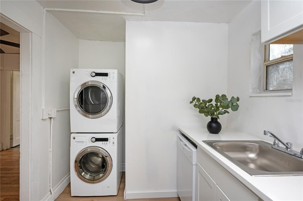 В аренду: $1,650 (2 спален, 1 ванн, 1100 Квадратных фут)