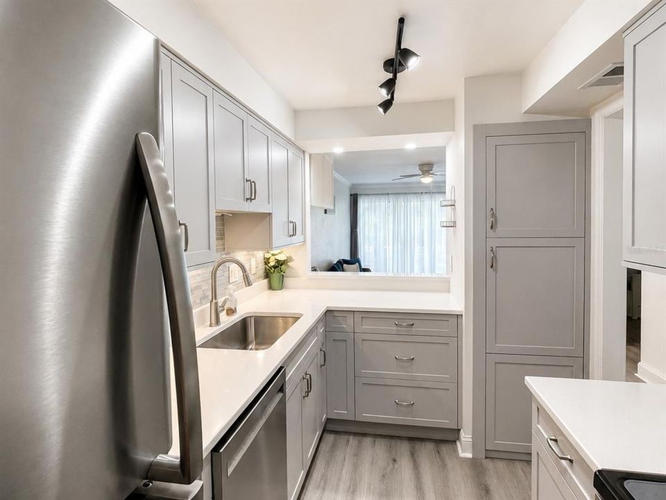 На продажу: $284,900 (3 спален, 2 ванн, 1140 Квадратных фут)