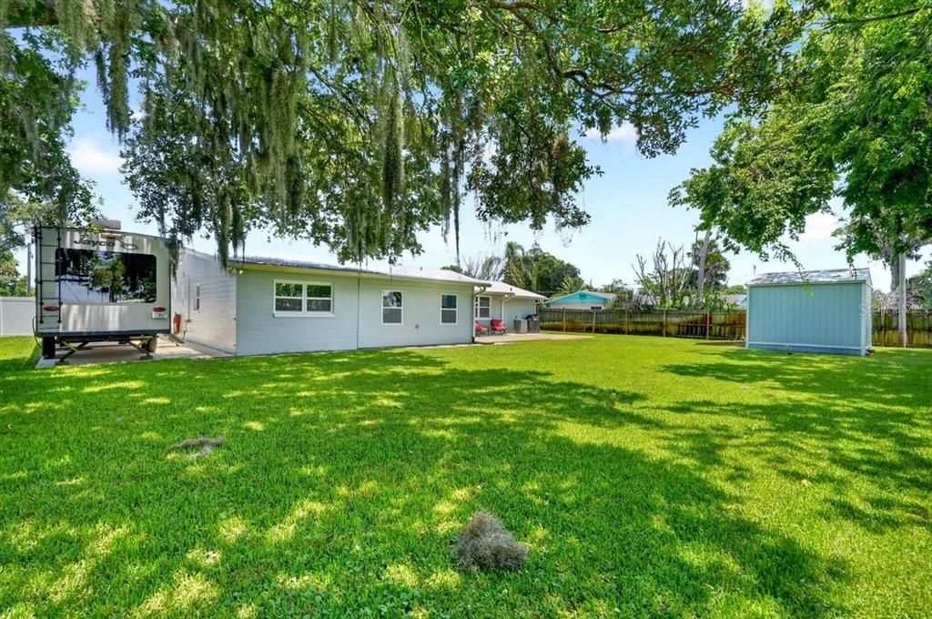 На продажу: $399,999 (3 спален, 2 ванн, 1960 Квадратных фут)